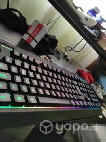 Teclado HyperX alloy core RGB