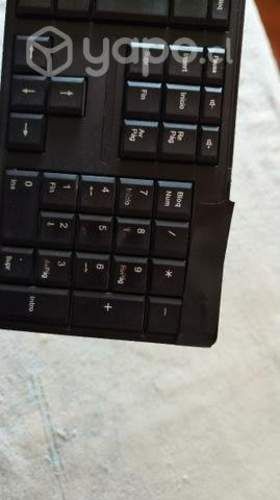 Teclado Genius Bluetooth en buen estado