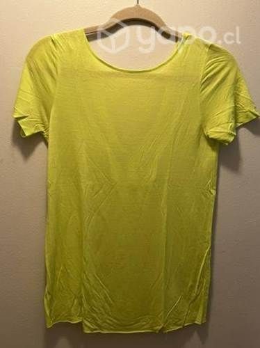 Polera manga corta verde limón talla S