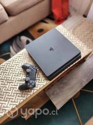 Play 4 500GB + control