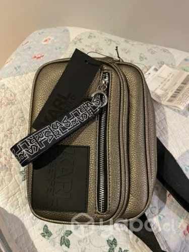 Cartera o banano karl Lagarfield nueva