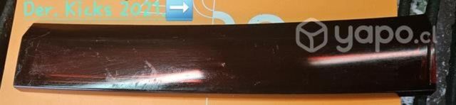 Mica portalon derecho Kicks 2021 2023 buen estado