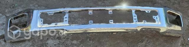 Parachoques delantero F buen estado