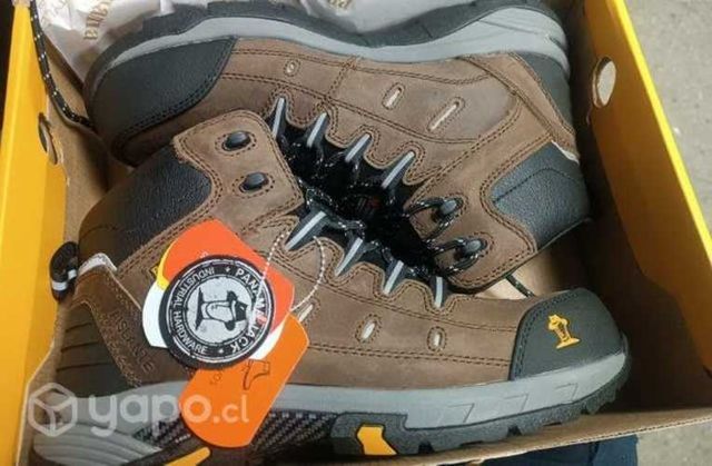Zapatos de seguridad nuevo