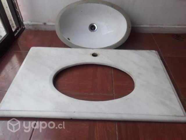 Imperdible cubierta mármol y lavamos bajo cubierta