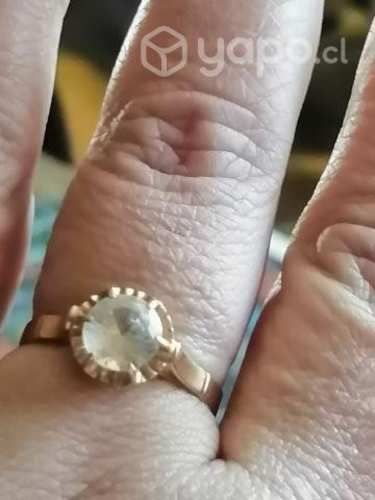 Anillo de oro