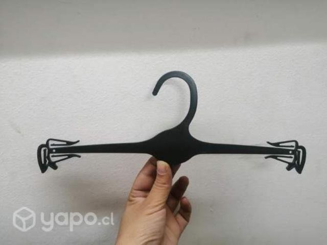 Colgadores pequeños a 50 x. 3.500