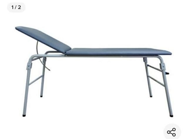 Camilla médica con escabel