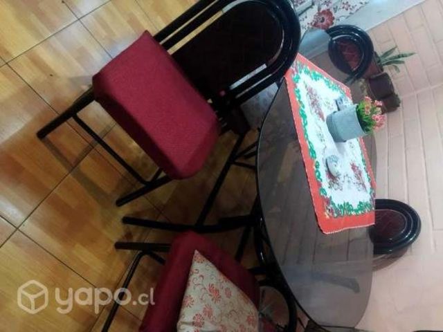 Mesa de vidrio con 6 sillas