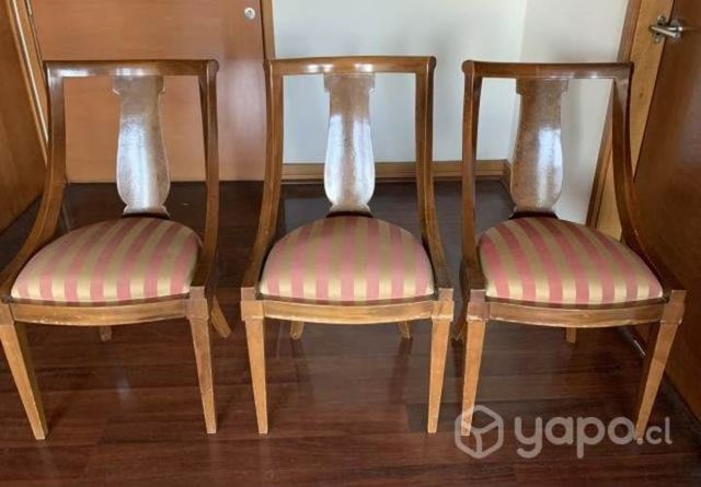 Silla de madera Mañio con tapiz listado. Firmes.