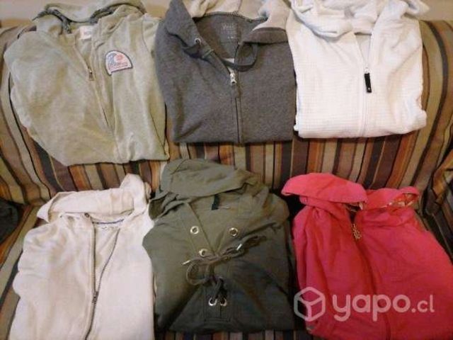 Polerones tallas M y L Son 6 total, sin detalles