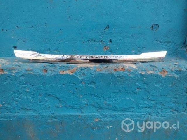 Moldura de portalón Mitsubishi Montero Sport 2020