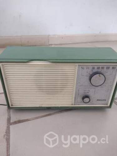 Radio antigua funciona prende