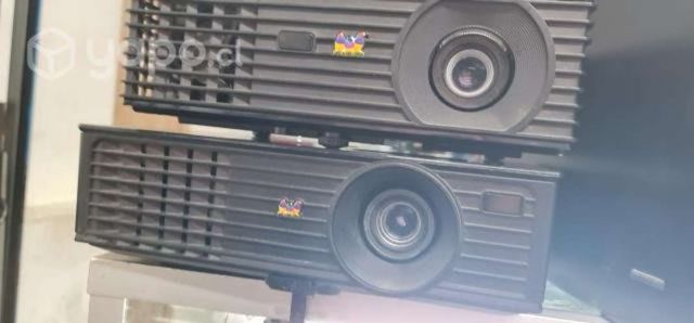 Proyector con más de 1700 horas disponibles