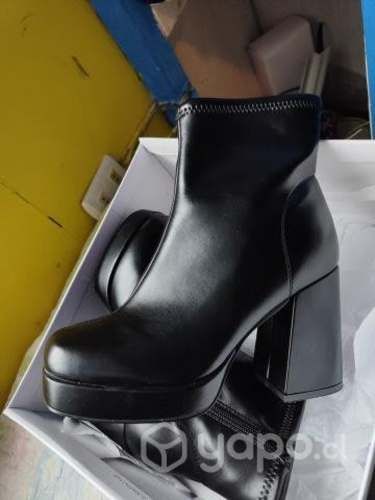 Botines todo piel nuevos