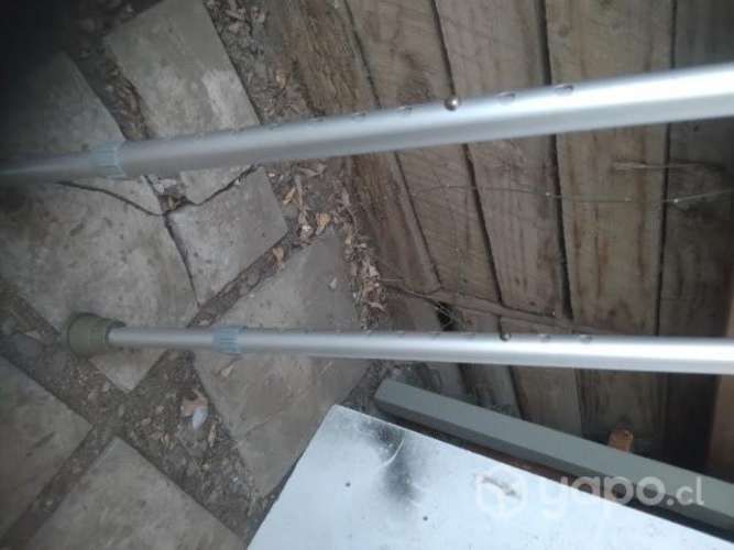 2 muletas ajustables. 15 las 2