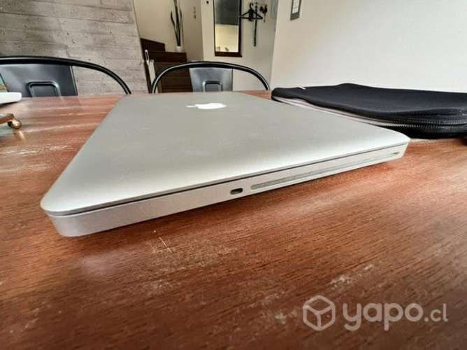 MacBook Pro + Cargador + Bolso + Microsoft Office