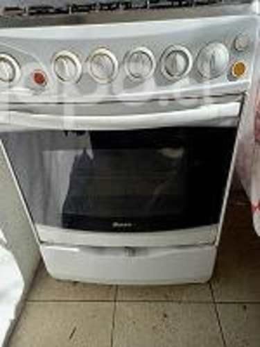 Cocina Fensa usada a gas natural, blanco, de plato