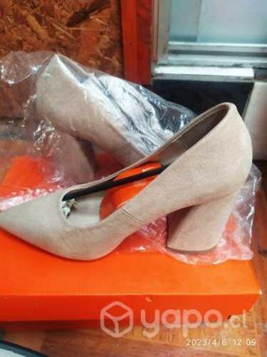 Lote de. Zapatos zapatilla y chala.