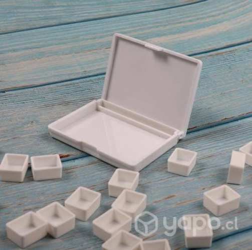 Mini caja porta acuarelas 12 medios colores