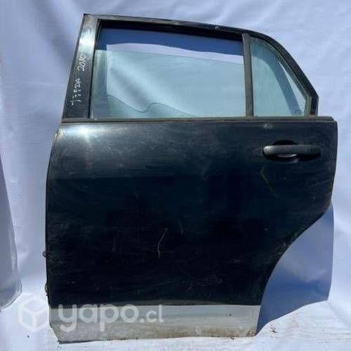 Puerta trasera izquierda Nissan Tiida 2010