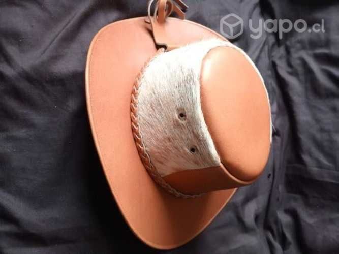 Biblioteca y sombreros