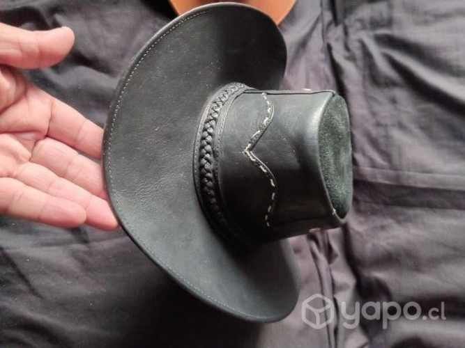 Biblioteca y sombreros