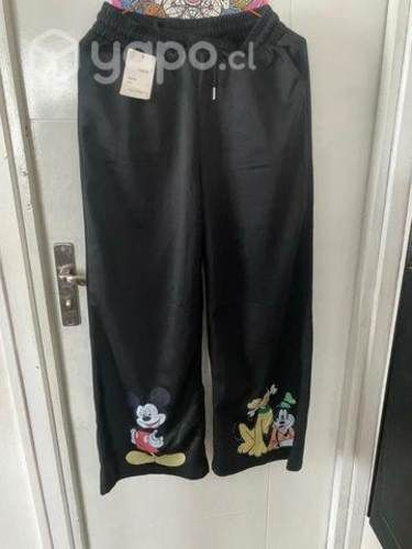 Pantalón XL nuevo con aplicaciones Disney