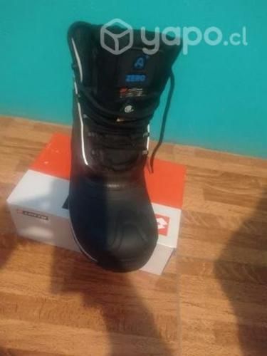 Bota absolute zero número 42