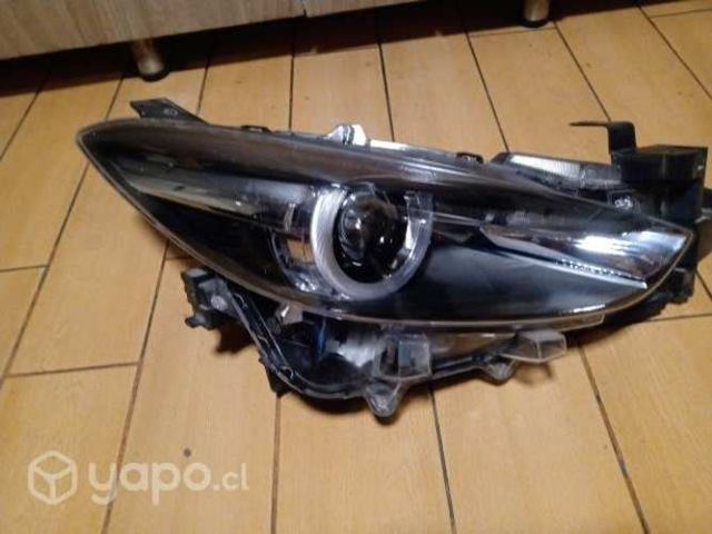 Mazda  optico derecho original led