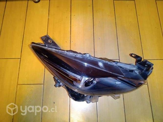 Mazda  optico derecho original led