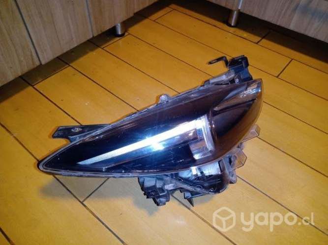 Mazda  optico derecho original led