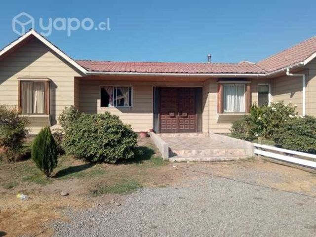 Casa de 170 metros construidos, cuenta con 5 dormi