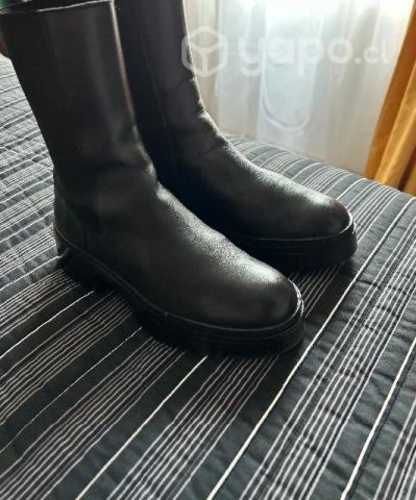 Botones casi nuevos Bimba&Lola