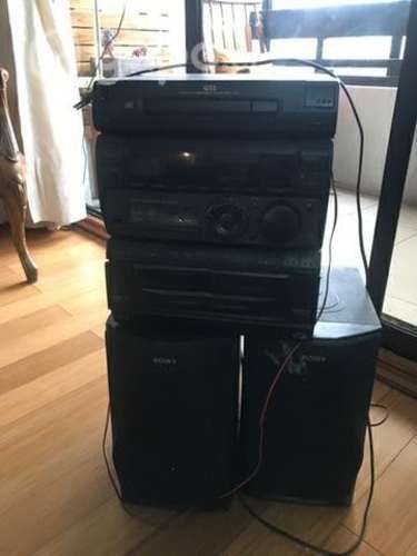 Antiguo equipo musical sony