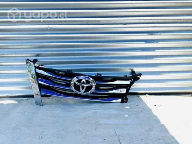 Máscara toyota fortuner