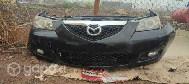 Frontal Mazda 3 sedan