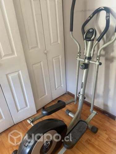 Máquina de ejercicios tipo eliptica