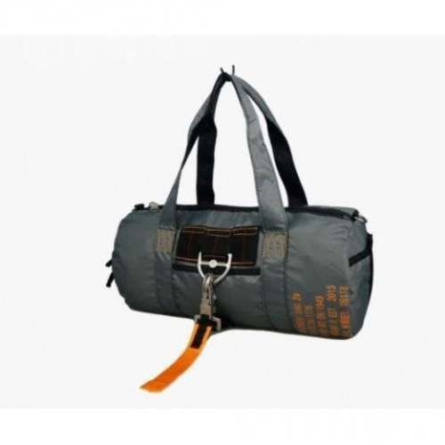 Bolso de viaje, estilo paracaidista color gris