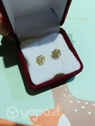 Aros flor de oro 18 K