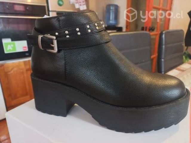 Botín negro Sybilla