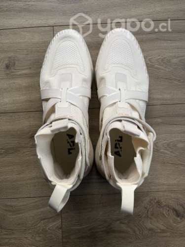 Zapatillas deportivas nuevas