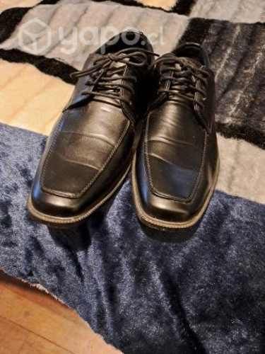 Terno como nuevo, zapatos, camisa, corbata