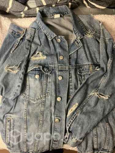 Chaqueta H&M estilo roto, talla M/L