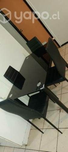 Mesa de vidrio en buen estado