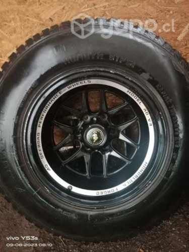 Tengo 3 llantas con neumáticos 265/70/r16 x 6