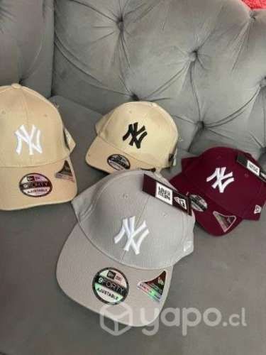 Gorros de lana y snapbacks