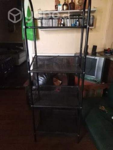 Estante de metal