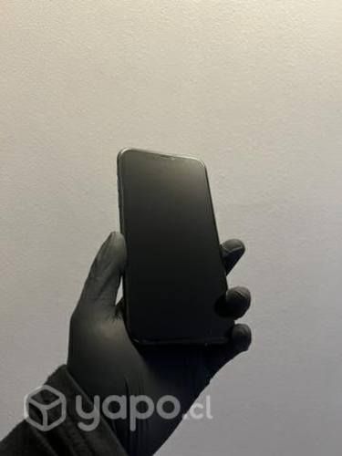 IPhone 11 Negro, seminuevo sin caja
