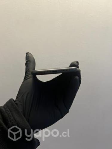 IPhone 11 Negro, seminuevo sin caja